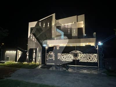 ڈی سی کالونی - کابل بلاک ڈی سی کالونی,گوجرانوالہ میں 6 کمروں کا 1 کنال مکان 9.5 کروڑ میں برائے فروخت۔