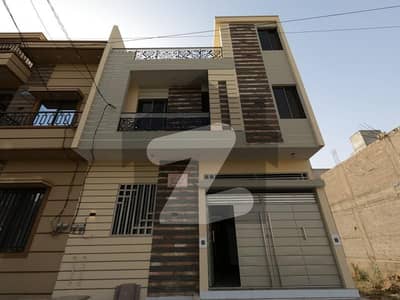 زینت آباد سکیم 33,کراچی میں 4 کمروں کا 5 مرلہ مکان 3.0 کروڑ میں برائے فروخت۔