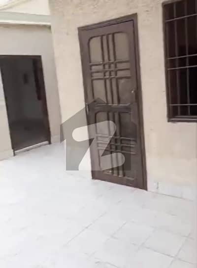 Gulshan-e-Iqbal - Block 13/D-1 Upper Portion For rent Sized 240 Square Yards