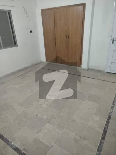 240 Square Yards Lower Portion In Gulshan-e-Iqbal - Block 1 Best Option