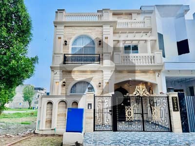 سٹی ہاؤسنگ سوسائٹی گوجرانوالہ میں 4 کمروں کا 5 مرلہ مکان 2.35 کروڑ میں برائے فروخت۔