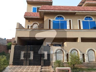 Reserve A Centrally Located House Of 5 Marla In Golf View Lane