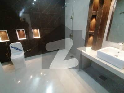 واپڈا ٹاؤن فیز 1 - بلاک ڈی واپڈا ٹاؤن فیز 1,واپڈا ٹاؤن,ملتان میں 3 کمروں کا 7 مرلہ مکان 2.7 کروڑ میں برائے فروخت۔