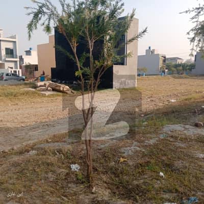 Builder Location Plot For Sale In E Block Al-Kabir Town Phase-2