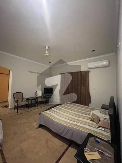 1 Kanal Facing Park Beautiful House Available For Sale