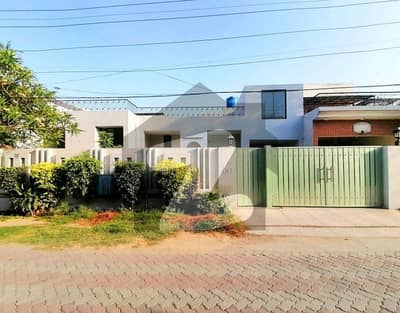 کینال ویو بلاک بی کینال ویو,لاہور میں 4 کمروں کا 1 کنال مکان 5.75 کروڑ میں برائے فروخت۔