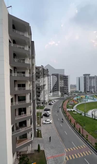 Facig Lak 3 Bed Room Apartment Available For Sale in Askari 11 Lahore