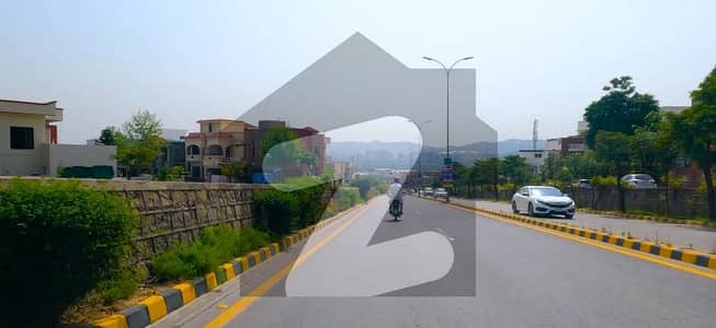ڈی ایچ اے فیز 1 - سیکٹر اے1 ڈی ایچ اے ڈیفینس فیز 1,ڈی ایچ اے ڈیفینس,اسلام آباد میں 6 مرلہ کمرشل پلاٹ 8.5 کروڑ میں برائے فروخت۔