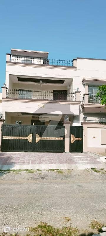 10 Marla Beautiful House For Sale