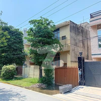 Old House Available For Sale In Plot Price