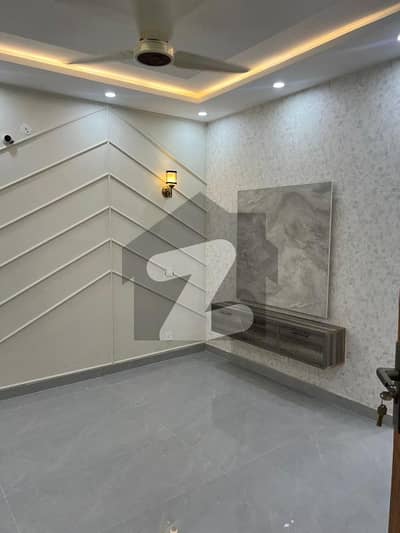 10 Marla Brand New House For Sale In Paragon City Lahore