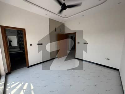 10 Marla Slightly Used House For Rent In Bahria Town Phase 8 Overseas Sector