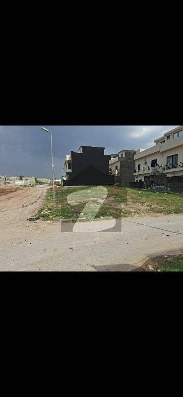 Ali Block 5 Marla corner plot Available for sale.
