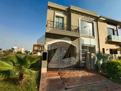 Solid Construction 5 Marla House (5 Years Old) for Sale in Block C, 9 Town
