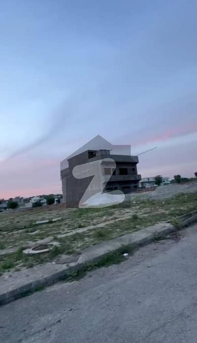 7 MARLA DEVELOP POSSESSION PLOT FOR SALE ON REASONABLE PRICE IN GULBERG GREEN ISLAMABAD