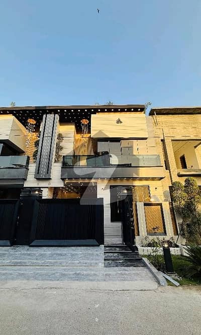 Unoccupied Prime Location House Of 5 Marla Is Available For sale In Park View City