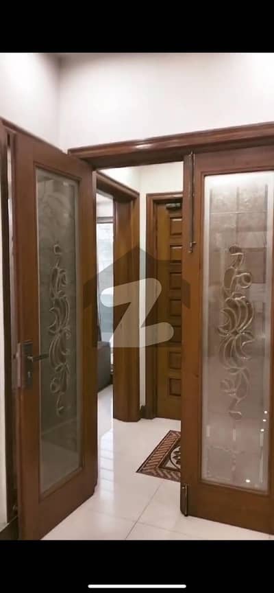 سٹی ہاؤسنگ فیصل آباد میں 5 کمروں کا 10 مرلہ مکان 3.0 کروڑ میں برائے فروخت۔