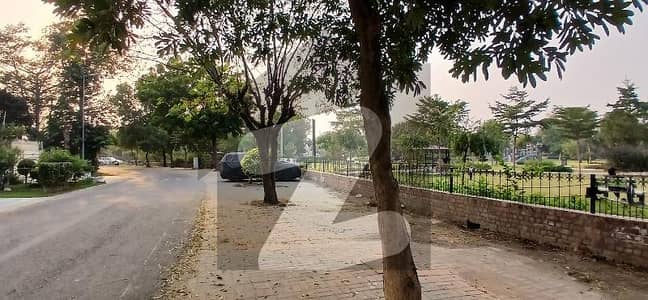 9 Marla Standard Location Plot For Sale In Phase 4, Block KK, DHA.