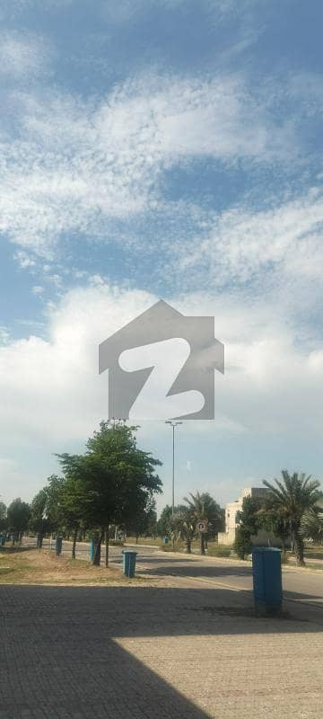 بحریہ ایجوکیشن اینڈ میڈیکل سٹی لاہور میں 5 مرلہ رہائشی پلاٹ 22.0 لاکھ میں برائے فروخت۔