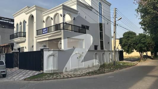 10 Marla corner facing park Brand New House for rent
