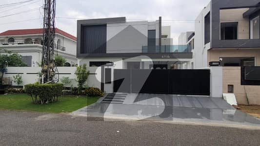 Defence 1 kanal Just Like Brand New Modern style Furnished Bungalow Near to Park Ideal Location