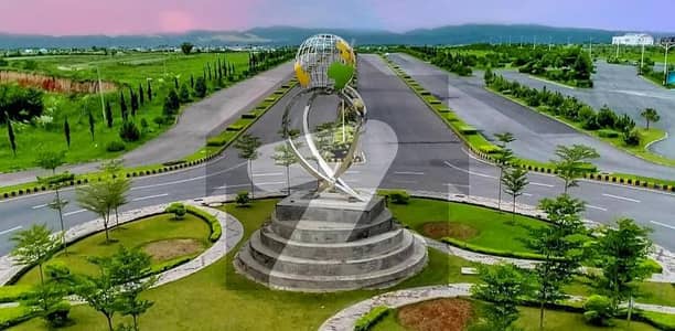 گلبرگ بزنس اسکوائر گلبرگ,اسلام آباد میں 10 مرلہ کمرشل پلاٹ 11.5 کروڑ میں برائے فروخت۔