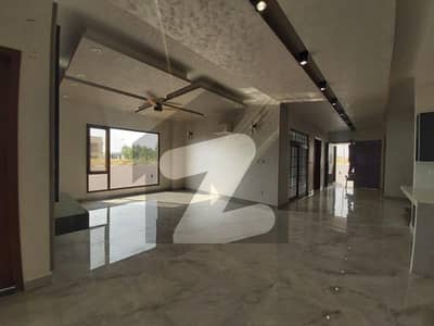 500sq yd Luxury Villa FOR SALE. 2km from Entrance of BTK. 6 Bed DDL 2 Kitchens