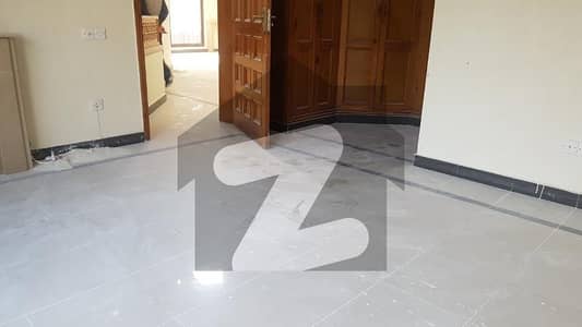 ایف ۔ 8 اسلام آباد میں 4 کمروں کا 1 کنال مکان 4.8 لاکھ میں کرایہ پر دستیاب ہے۔