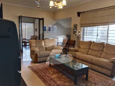 FULLY FURNISHED 01 KANAL UPPER PORTION AVAILABLE FOR RENT