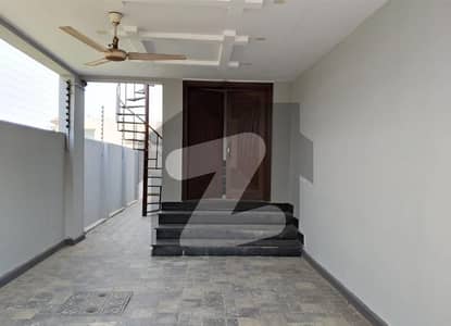 ڈی ایچ اے فیز 6 ڈیفنس (ڈی ایچ اے),لاہور میں 3 کمروں کا 1 کنال بالائی پورشن 1.5 لاکھ میں کرایہ پر دستیاب ہے۔