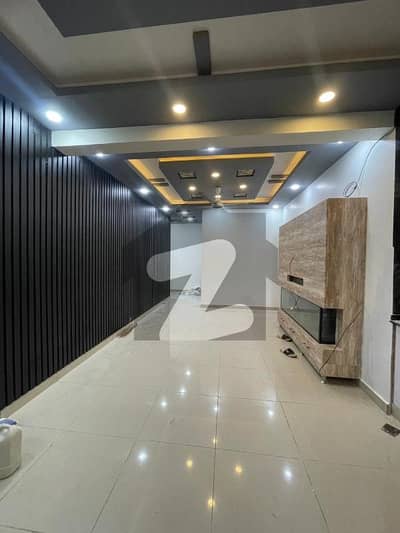 3 Bed dd Flat For Sale At Ittehad Commercial Area
