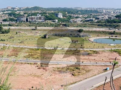 1 Kanal Beautiful Location Plot Near Park