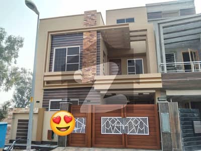 5 Marla Like Brand New House With Gas Available For Sale In Bahria Town Lahore.