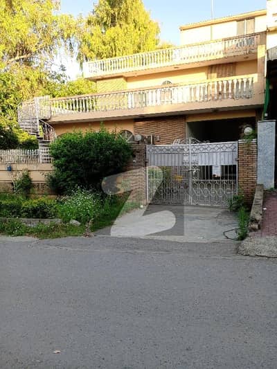 corner old house for sale nearby G9 Markaz