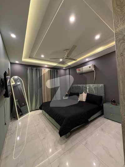 ONE BED LUXURIOUS FURNISHED APARTMENT FOR SALE AT PRIME LOCATION OF BAHRIA TOWN