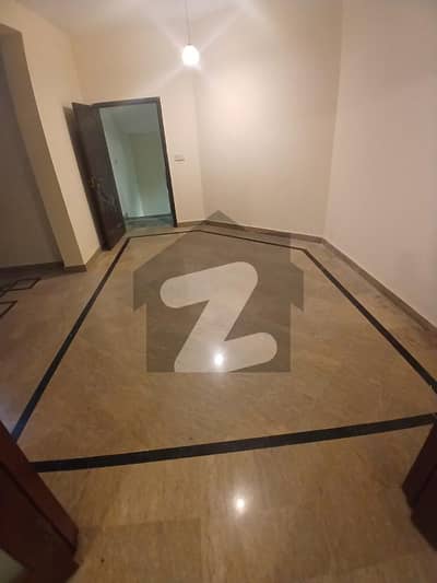 10 marla full house for rent available in Valencia town housing society in lahore bijli pani gas available