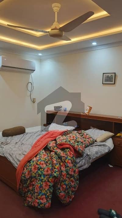 Model Town 7.5 Marla Upper Portion Available For Rent