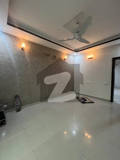 10 Marla Upper Portion For Rent