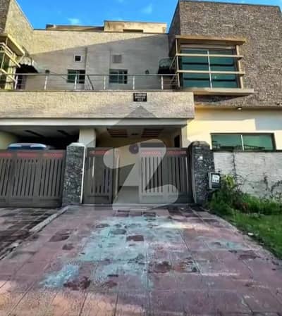 بحریہ ٹاؤن فیز 8 ۔ رفیع بلاک بحریہ ٹاؤن فیز 8,بحریہ ٹاؤن راولپنڈی,راولپنڈی میں 3 کمروں کا 5 مرلہ مکان 1.65 کروڑ میں برائے فروخت۔