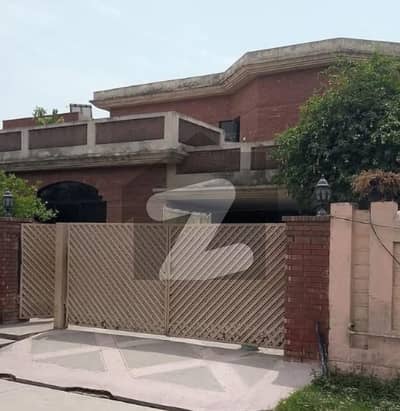 1 Kanal Old House for sale on investor Rate
