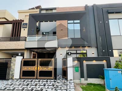 Prime Location 5 Marla House For Sale