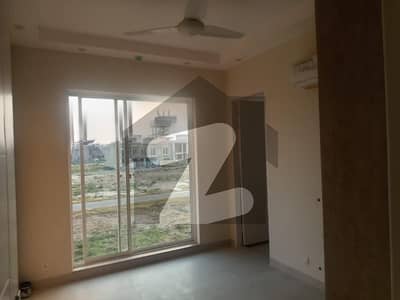 ڈی ایچ اے فیز 4 ۔ بلاک کے کے ڈی ایچ اے فیز 4,ڈیفنس (ڈی ایچ اے),لاہور میں 4 کمروں کا 9 مرلہ مکان 2.5 لاکھ میں کرایہ پر دستیاب ہے۔