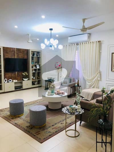 Defence Phase VIII 500 Yards Spacious Bungalow for Sale