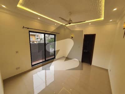 4 Bed 10 MARLA ORIGNAL PICTURES HOUSE IDEAL LOCATION