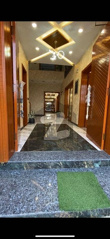 1 Kanal Luxurious Ultra-Modern House For Sale