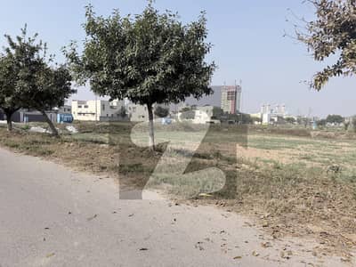 1 Kanal Plot No. 396 Block M DHA Phase 5 On 80 Feet Road