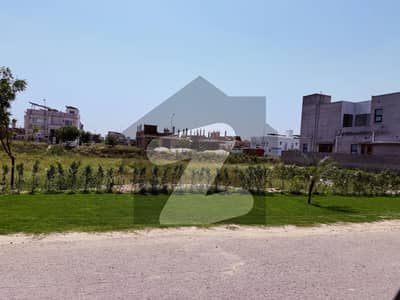 ڈی ایچ اے فیز 6 - بلاک این فیز 6,ڈیفنس (ڈی ایچ اے),لاہور میں 2 کنال رہائشی پلاٹ 6.75 کروڑ میں برائے فروخت۔