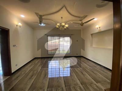 Luxurious Spacious Designer House, independent Seperate House Double Story House for Rent ideal location This House in Soan Garden