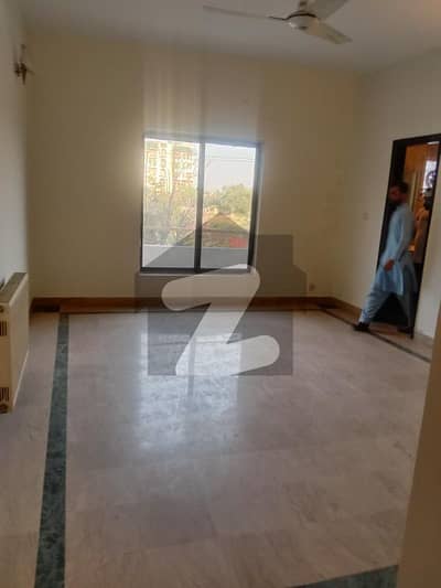 ایف ۔ 10/2 ایف ۔ 10,اسلام آباد میں 6 کمروں کا 1 کنال مکان 23.0 کروڑ میں برائے فروخت۔