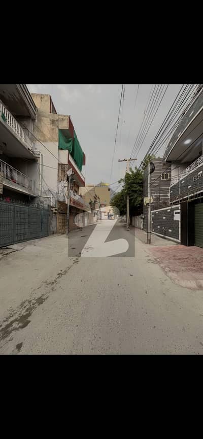 سیٹیلائیٹ ٹاؤن - بلاک ای سیٹیلائیٹ ٹاؤن,راولپنڈی میں 6 کمروں کا 9 مرلہ مکان 8.0 کروڑ میں برائے فروخت۔